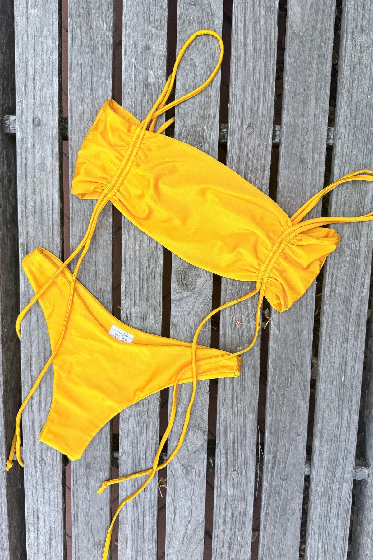 Bikini a Fascia Tinta Unita